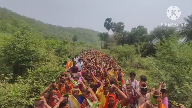 महारूद्र यज्ञ के आयोजन को लेकर निकाली गई भव्य कलश शोभायात्रा, 1100 महिलाओं एवं युवतियों ने लिया भाग।