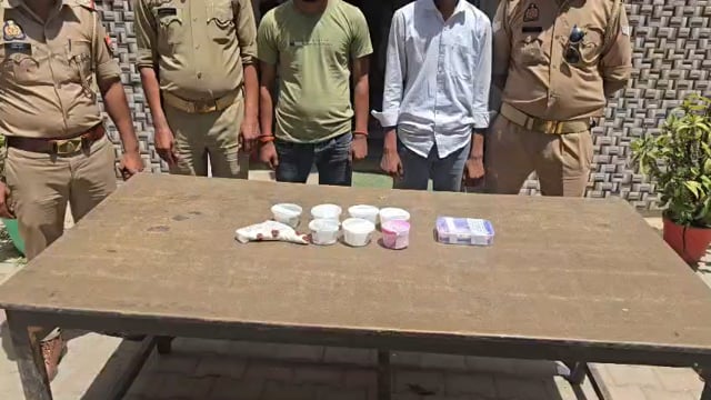 पुवाया पुलिस ने दो अभियोग्यता को गिरफ्तार किया चोरी का माल बरामद किया