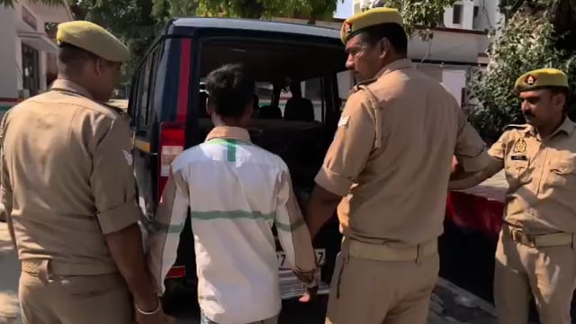 पुलिस पड़कर ले जाती 
