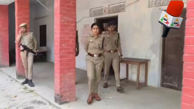 अम्बेडकरनगर होमगार्ड भर्ती परीक्षा की तैयारियों को लेकर SP प्राची सिंह ने अकबरपुर क्षेत्र के परीक्षा केंद्रों का निरीक्षण कर व्यवस्थाओं का जायजा लिया और आवश्यक निर्देश दिए।

कृष्णा सिंह नेशनल मीडिया न्यूज़ अंबेडकरनगर..✍️