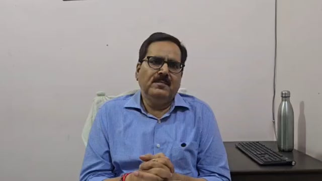 अफवाहों पर ध्यान ना दें तेल की कोई कमी नहीं है जिला पूर्ति अधिकारी देवेंद्र प्रताप सिंह