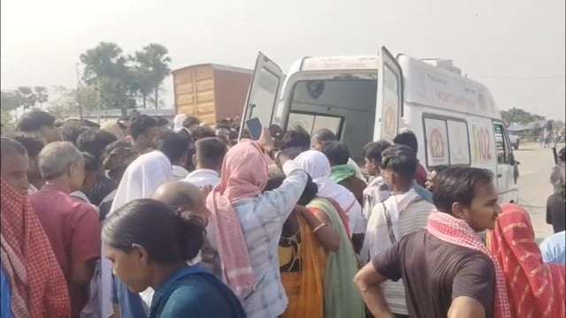 नवादा जिला के रजौली थाना क्षेत्र के कर्मा गांव के समीप एस एच 70 पर सड़क दुर्घटना में दो युवक की मौत, एक जख्मी