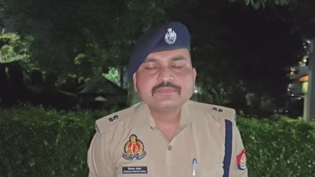 मेरठ थाना नौचंदी क्षेत्र में बेकरी दुकान संचालक को गोली मारकर घायल करने वाले दो अभियुक्त यक्ष ऐप की नवागत सुविधा SOS के माध्यम से 02 घंटे के अंदर गिरफ्तार करने के संबंध में पुलिस अक्षीक्षक नगर मेरठ महोदय की बाइट।