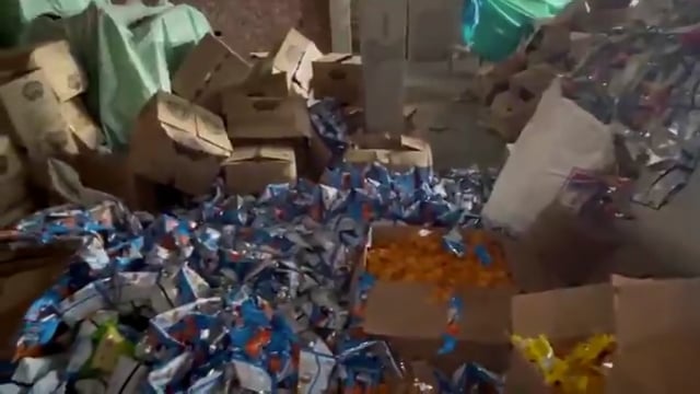 ➡️.....उत्तर प्रदेश : जिला अमरोहा में एक्सपायरी खाद्य सामग्री की एक बड़ी फैक्ट्री पकड़ी गई है