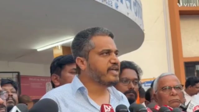 आ् संजय गायकवाड धमकी साठी  गुन्हा दाखल करण्यासाठी रोहित पवार राजारामपुरी पोलीस ठाण्यात दाखल.