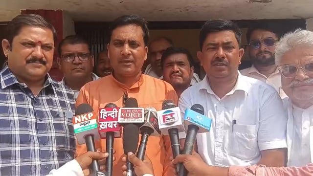 “हम अपनी मांगों से पीछे नहीं हटेंगे” — ग्राम प्रधानों का ऐलान, भुगतान और कार्यकाल बढ़ाने की मांग तेज