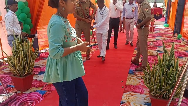 शाहजहांपुर पुलिस लाइन रिजर्व सौरभ दीक्षित डीएम धर्मेंद्र प्रताप सिंह ब्रेकिंग न्यूज़