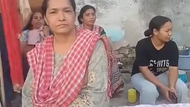 ➡️.....प्रयागराज में आर्य कन्या डिग्री कालेज के बगल में काली बाड़ी मन्दिर में एक नेपालीभाषी गोरखा परिवार पिछले 50 वर्षों से रह रहा है।