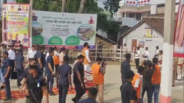 तेलडीहा दुर्गा मंदिर पहुंचे मुख्यमंत्री सम्राट चौधरी, गार्ड ऑफ ऑनर से हुआ स्वागत; विकास कार्यों का लिया जायजा