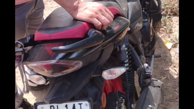 MANT-यमुना एक्सप्रेसवे पर अनियंत्रित बाइक हादसा, युवक घायल,,