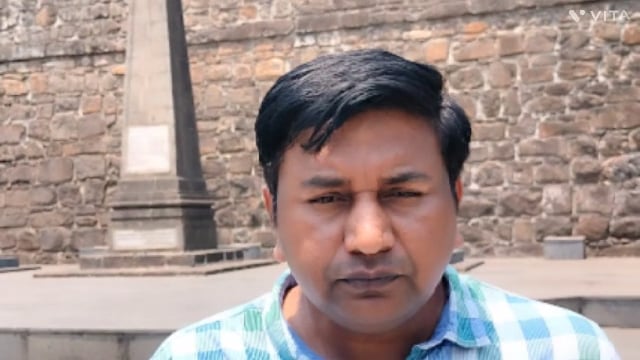 कोल्हापूर में भाकप की ओर से मुख्यमंत्री और उप मुख्यमंत्री के पुतला फुकते समय पोलीस और कार्यकर्ता ओमे झडप बाजी हो गई ।