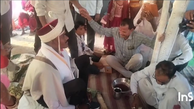 चामोर्शी ता, मौ वेलतुर रीट येथील नितेश धिवरु गेडेकर यांच्या हळदीचा कार्यक्रम आई-वडिलांच्या व गावकऱ्यांच्या आनंद पार पडल 