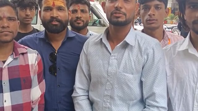 आज गऊ रक्षा दल के कार्यकर्ताओं ने नए  जिला अधिकारी महोदय का किया स्वागत जिला अध्यक्ष की खास बातचीत श्री राजन पंडित
