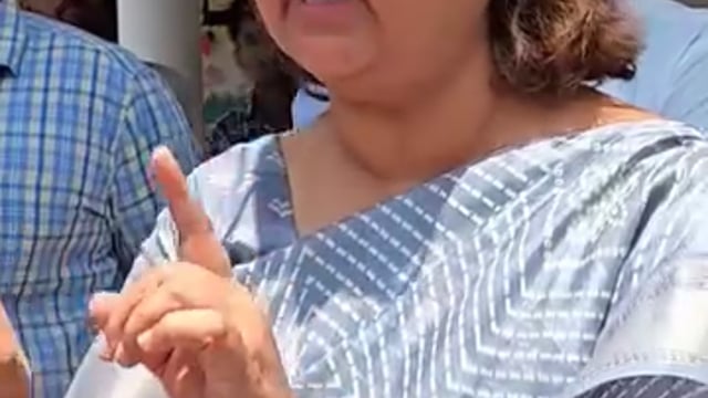 ➡️.....अभिभावकों की बेइज्जती करने वाली हरदोई सन बीम स्कूल की ये घंमडी शिक्षक अब माफी मांग रही है हटा दिया गया इन्हे,