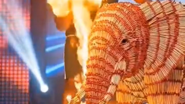 ➡️......मुझे नहीं पता,
 आप इस जादू को क्या नाम देंगे?
 मैंने आज तक व्हाट्सएप पर अनगिनत वीडियो देखे हैं, लेकिन इस तरह का जादू वाला वीडियो पहले कभी नहीं देखा।
 यह वीडियो अमेरिका गॉट टैलेंट से लिया गया है।