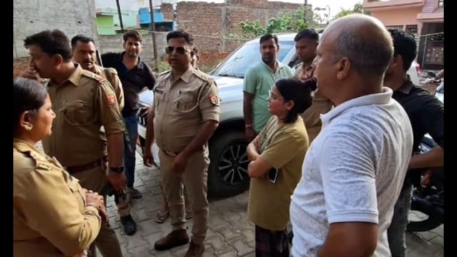 MANT-गोवर्धन में आधी रात की कार्रवाई: समाजसेविका अंजली सैनी नजरबंद, आखिर किस बात से डरा प्रशासन?