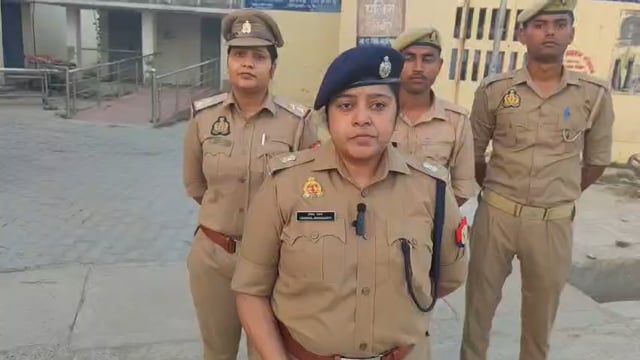 नाबालिग बालिका ने खुद को किया घायल, पुलिस ने दी जानकारी

शाहजहाँपुर के थाना पुवायाँ क्षेत्र के ग्राम मोहनपुर बलरामपुर में एक नाबालिग बालिका द्वारा धारदार हथियार से स्वयं को घायल करने का मामला सामने आया है। घटना के संबंध में अपर पुलिस अधीक्षक (ग्रामीण) ने जानकारी देते हुए बताया कि मामले में आवश्यक जांच व विधिक कार्यवाही की जा रही है। बालिका की स्थिति पर निगरानी रखी जा रही है।
