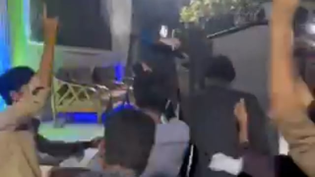 ➡️......अलीगढ़ — अलीगढ़ मुस्लिम यूनिवर्सिटी के नदीम तरीन (NT) हॉल में एक दक्षिण अफ्रीका के छात्र की हिंदी में दी गई स्पीच चर्चा का विषय बन गई।