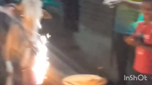 वाघोली येथे अनोखा वाढदिव पितांबर पोरटे परिवार मित्र मंडळ यांनी केले बैलांचा वाढदिवस