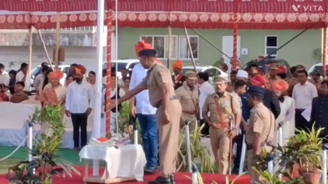महाराष्ट्र राज्याचा 67 व्या स्थापना दिनांक पालकमंत्री प्रकाश आबिटकर यांच्या शुभहस्ते व इतर मान्यवरांच्या उपस्थितीत ध्वजारोहण पार पडले.