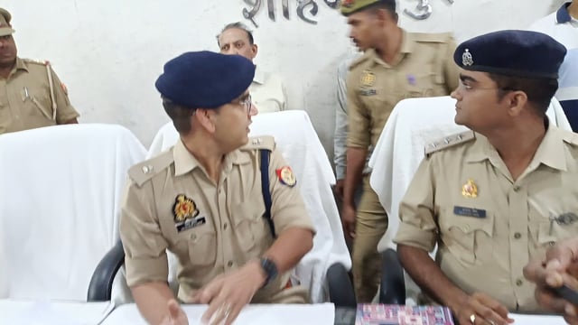 पुलिस द्वारा पकड़े गए दोनों अभियुक्त गिरफ्तार चोरी का माल बरामद