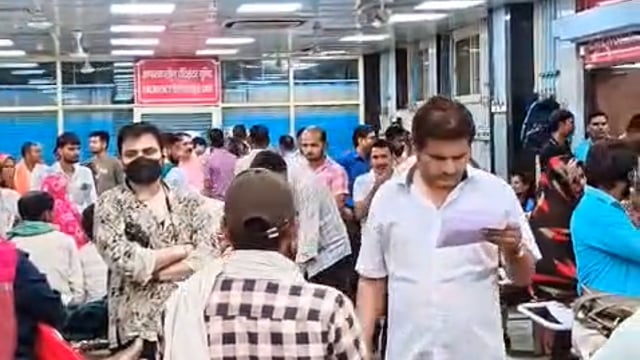 ➡️....सरकारी अस्पताल का हाल, भाजपा कार्यकर्ता डिप्टी सीएम के PRO तक को फोन किया तब भी ICU नहीं मिल पाया बेड*