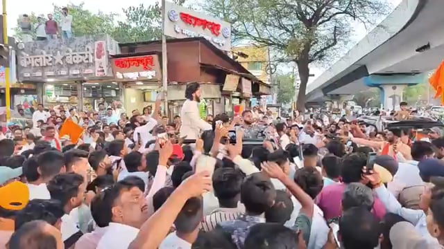 अभिनेते रितेश देशमुख यांचा लातूरात भव्य रोड शो