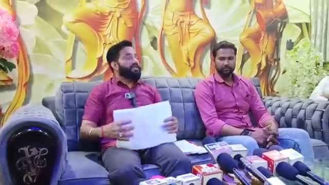 शाहजहांपुर में सियासी बयानबाजी तेज, सांसद–सपा नेता आमने-सामने

शाहजहांपुर। जिले की राजनीति इन दिनों गरमा गई है। भाजपा सांसद अरुण कुमार सागर के बयान के बाद सपा नेता लखन प्रताप सिंह ने पलटवार कर दिया, जिससे सियासी माहौल और गर्म हो गया है।