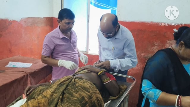 चलती बाइक से गिरी महिला, डायल 112 ने पहुंचाया अस्पताल।