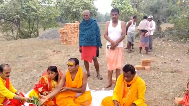 लोगों की सुविधा के लिए शिव पार्वती का निर्माण हो रहा मंदिर 