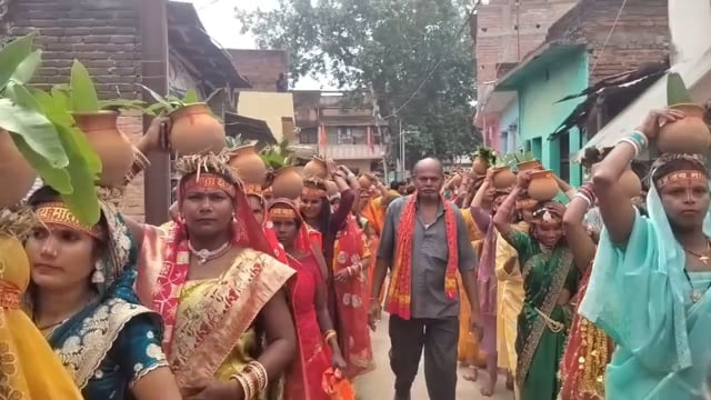 भव्य कलश शोभायात्रा के साथ त्रिदिवसीय संकीर्तन अनुष्ठान का शुभारंभ।