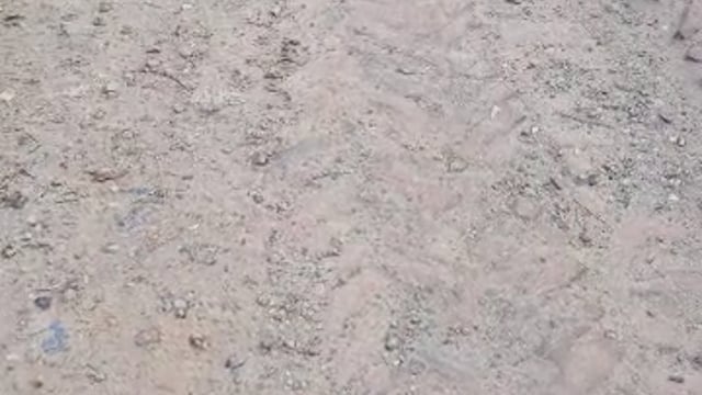 जर्जर सड़क से आम जनता की बढ़ी मुसीबत, आयुष्मान अस्पताल से सम्पूर्णानगर रोड तक राहगीर परेशा