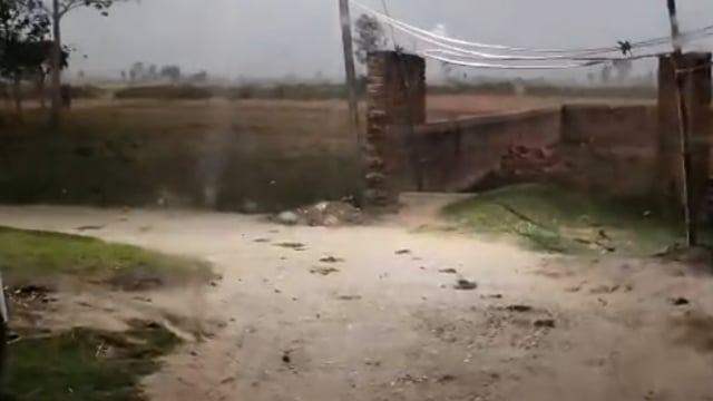 सिधाव सरेह में गिरा आकाशीय बिजली वीडीओ वायरल