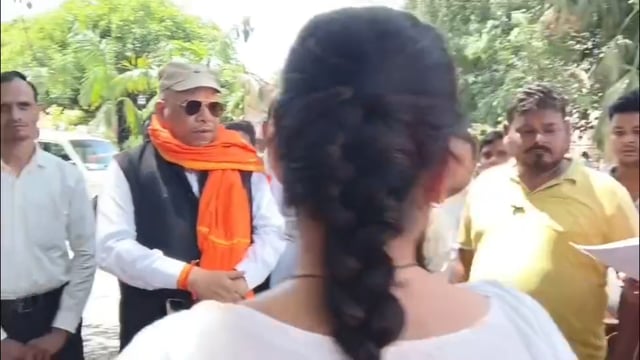 शाहजहाँपुर में नुमाइश को लेकर विवाद, आयोजन स्थल व सुरक्षा व्यवस्था पर उठे सवाल एडवोकेट राजेश अवस्थी ज्ञापन 