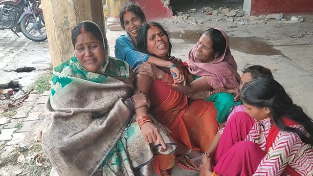 गांव में काम कर रहा था मजदूर… कुछ ही देर में बन गया दर्दनाक कहानी