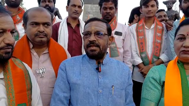 पश्चिम बंगालच्या विजयाचा उदगीरात भारतीय जनता पक्षाच्या कार्यकर्त्यांनी केला जल्लोष