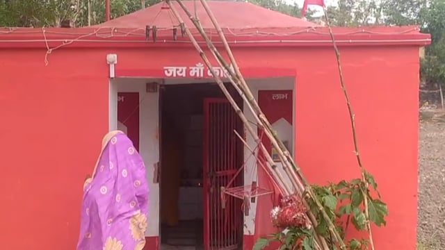 भोजपुर स्तिथ काली मंदिर से चांदी जडित मा की पिंडी को चोरों ने की चोरी,जांच में जुटी पुलिस