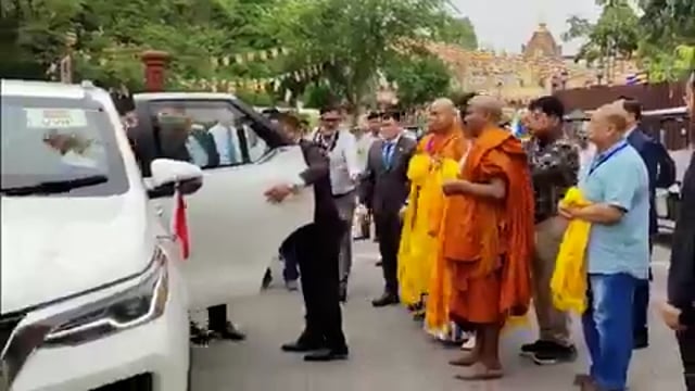 ➡️.....बिहार: वियतनाम के राष्ट्रपति टो लाम भारत की तीन दिवसीय यात्रा पर बोधगया पहुंचे और महाबोधि मंदिर में पूजा-अर्चना की