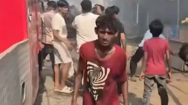 ➡️....फूँक दिया TMC कार्यालय
30% का बड़ा अहंकार था,
देखो 70% का स्वाभिमान जगा तो.. 
रावण की लंका स्वाहा।