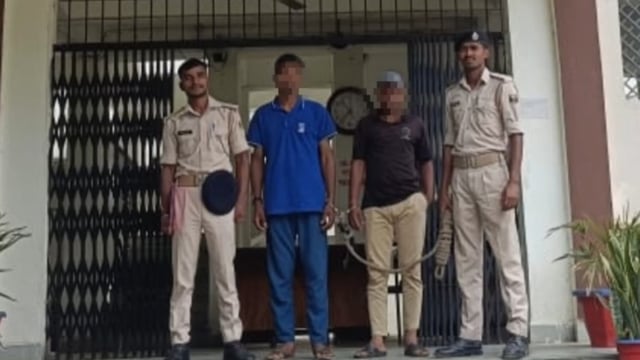 शराब मामले के दो आरोपी गिरफ्तार भेजे गए न्यायालय