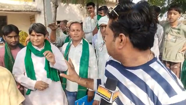 मथुरा के लक्ष्मी नगर चौराहे पर बिजली घर में स्मार्ट मीटर को लेकर किसान यूनियन नें किया धरना प्रदर्शन