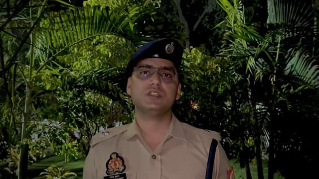 शाहजहांपुर में पुलिस मुठभेड़ के दौरान चोरी के मामले में दो आरोपी गिरफ्तार

शाहजहांपुर में थाना कोतवाली पुलिस को बड़ी सफलता मिली है। घर में घुसकर चोरी की घटना से संबंधित मामले में वांछित दो अभियुक्तों को पुलिस टीम ने मुठभेड़ के दौरान गिरफ्तार कर लिया। कार्रवाई 05/06 मई 2026 की रात को की गई। पुलिस के अनुसार आरोपियों के खिलाफ विधिक कार्रवाई कर आगे की जांच की जा रही है। इस संबंध में अपर पुलिस अधीक्षक नगर ने पुलिस टीम की कार्रवाई की जानकारी देते हुए घटना का खुलासा किया।