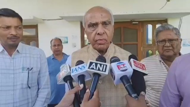 डिजिटल होगी 16वीं जनगणना, तैयारियां तेज सांसद जगदंबिका पाल ने खुद भरकर ली जनगणना आईडी
