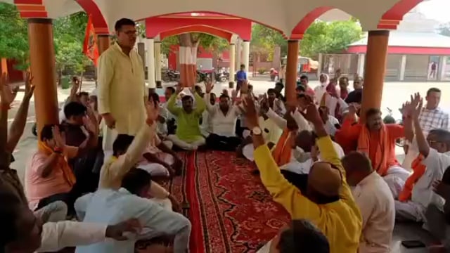 सहतवार कस्बे में श्री विष्णु महायज्ञ को लेकर क्षेत्रीय लोगो के साथ कि गई महत्वपूर्ण वैठक