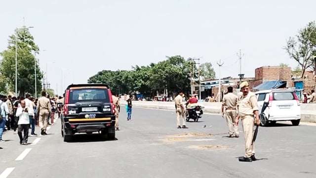 जलालाबाद में ट्रक की टक्कर से दो युवकों की मौत, स्टेट हाईवे पर पुलिस ने पीछा कर ट्रक को पकड़ा, मोड़ पर हादसा हुआ