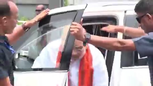 ➡️....भाजपा की प्रचंड जीत के बाद बंगाल पहुँचे गृहमंत्री अमित शाह…
आज भाजपा के जीते हुए विधायकों के साथ बैठक करेंगे, उसके बाद बंगाल के मुख्यमंत्री के नाम का औपचारिक ऐलान होगा…