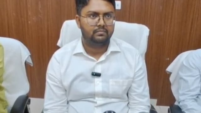 गाजीपुर: डिजिटल जनगणना 2027 को लेकर विकास भवन में अधिकारियों को दी गई ट्रेनिंग