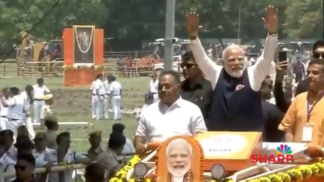 ▶️......प्रधानमंत्री नरेंद्र मोदी ब्रिगेड परेड ग्राउंड पहुंचे, जहां पश्चिम बंगाल में भाजपा सरकार का शपथ ग्रहण समारोह होने वाला है।
भाजपा नेता सुवेंदु अधिकारी पश्चिम बंगाल के मुख्यमंत्री के तौर पर शपथ लेंगे। part 1