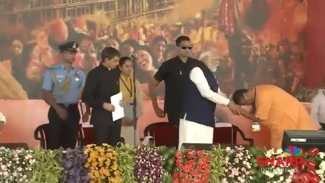 ▶️......प्रधानमंत्री नरेंद्र मोदी ब्रिगेड परेड ग्राउंड पहुंचे, जहां पश्चिम बंगाल में भाजपा सरकार का शपथ ग्रहण समारोह होने वाला है।
भाजपा नेता सुवेंदु अधिकारी पश्चिम बंगाल के मुख्यमंत्री के तौर पर शपथ लेंगे। part 2