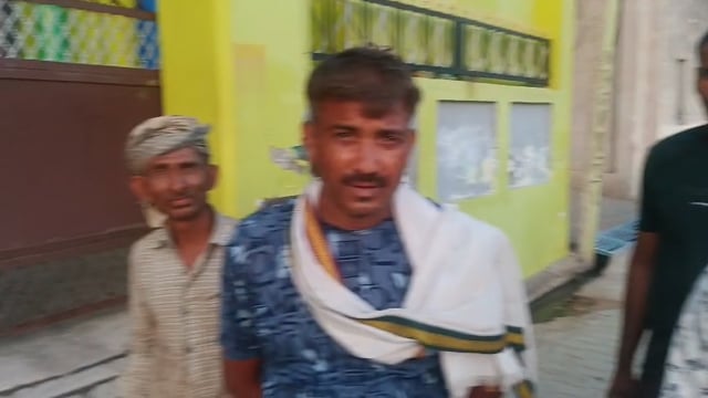 सुदामागढ़ी गांव में विद्युत अधिकारियों की लापरवाही से बच्चों से भरी स्कूलबस में दौड़ा करंट लगी आग